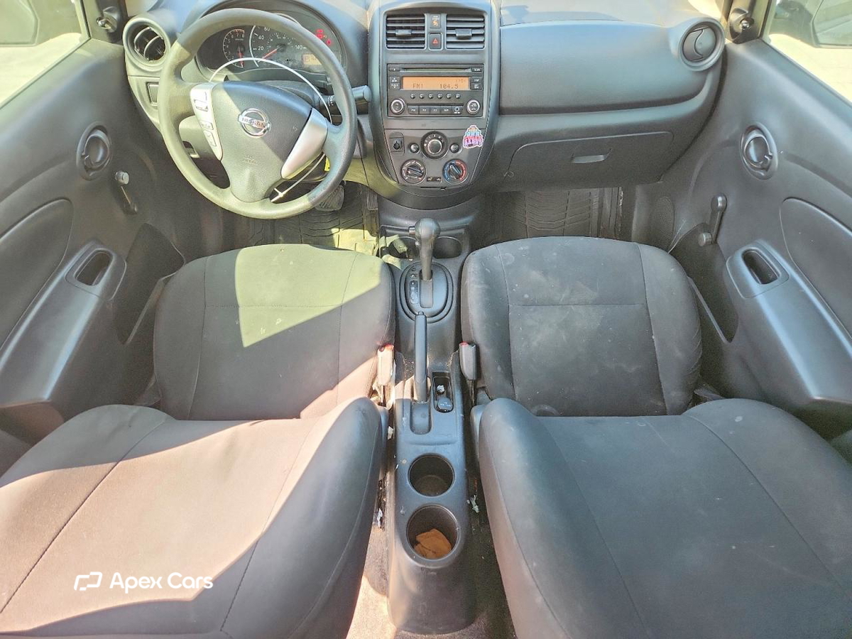 Nissan Versa 2015