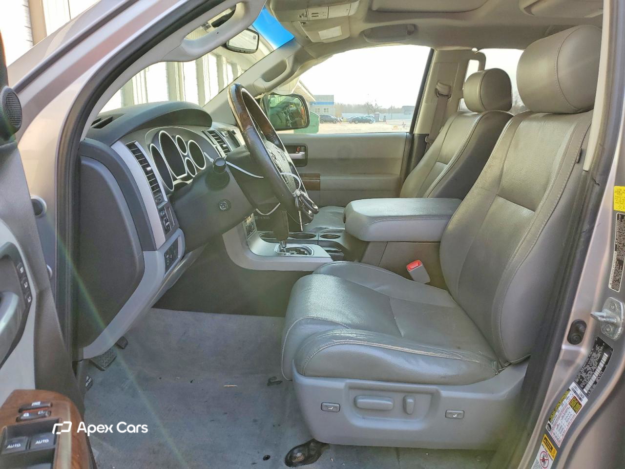 Toyota Sequoia 2010
