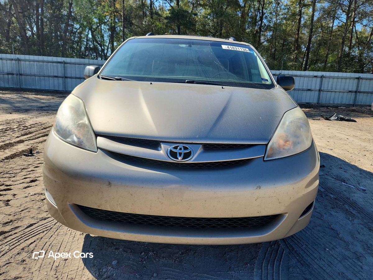 Toyota Sienna 2010