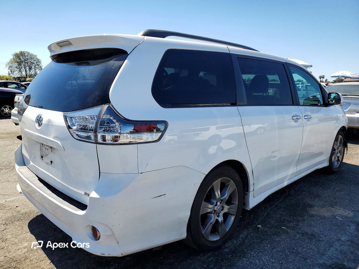 Toyota Sienna 2015
