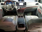 Toyota Sienna 2012