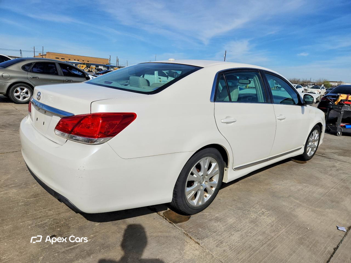 Toyota Avalon 2011
