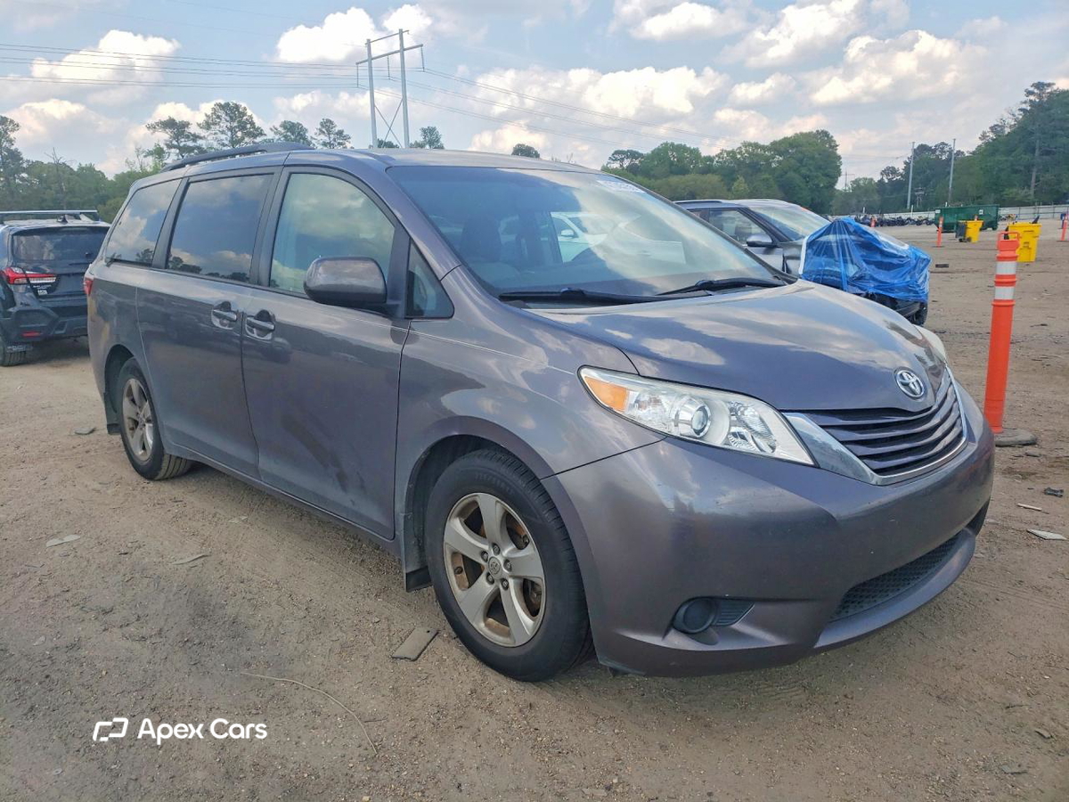 Toyota Sienna 2015