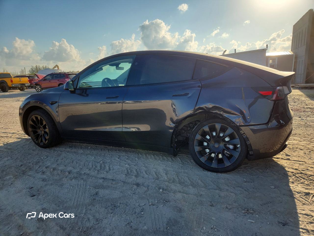 Tesla Model Y 2025