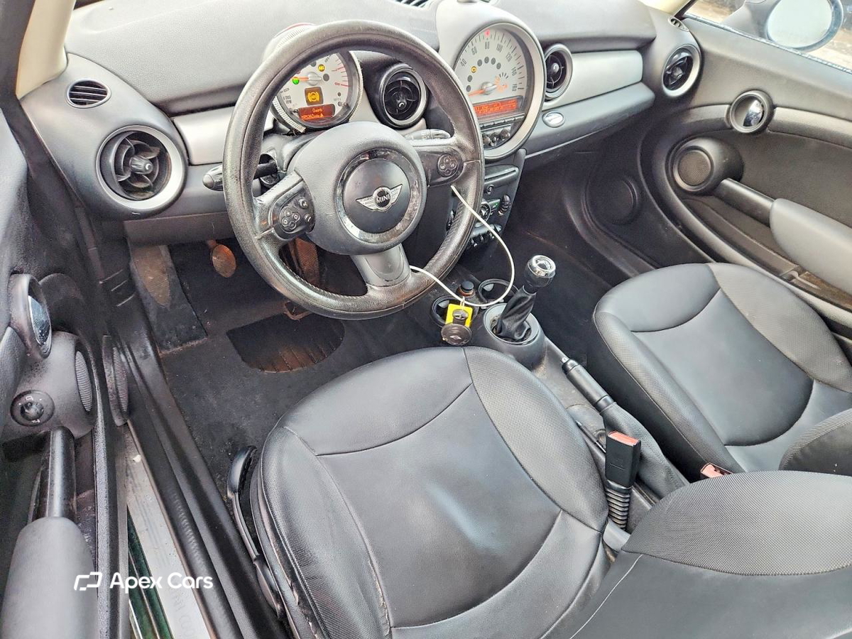MINI Cooper 2011