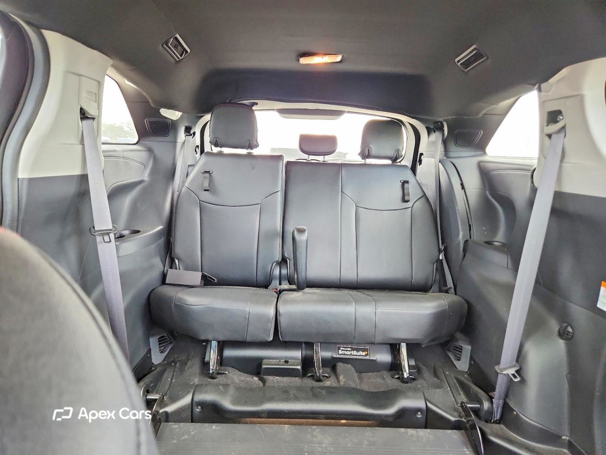 Toyota Sienna 2025