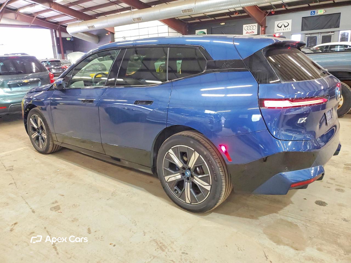 BMW iX 2025