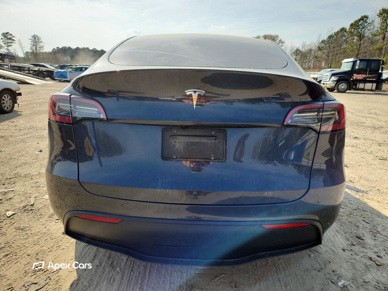 Tesla Model Y 2025