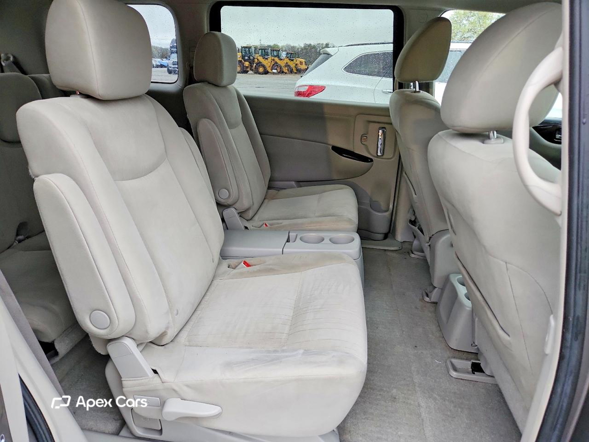 Nissan Quest 2011