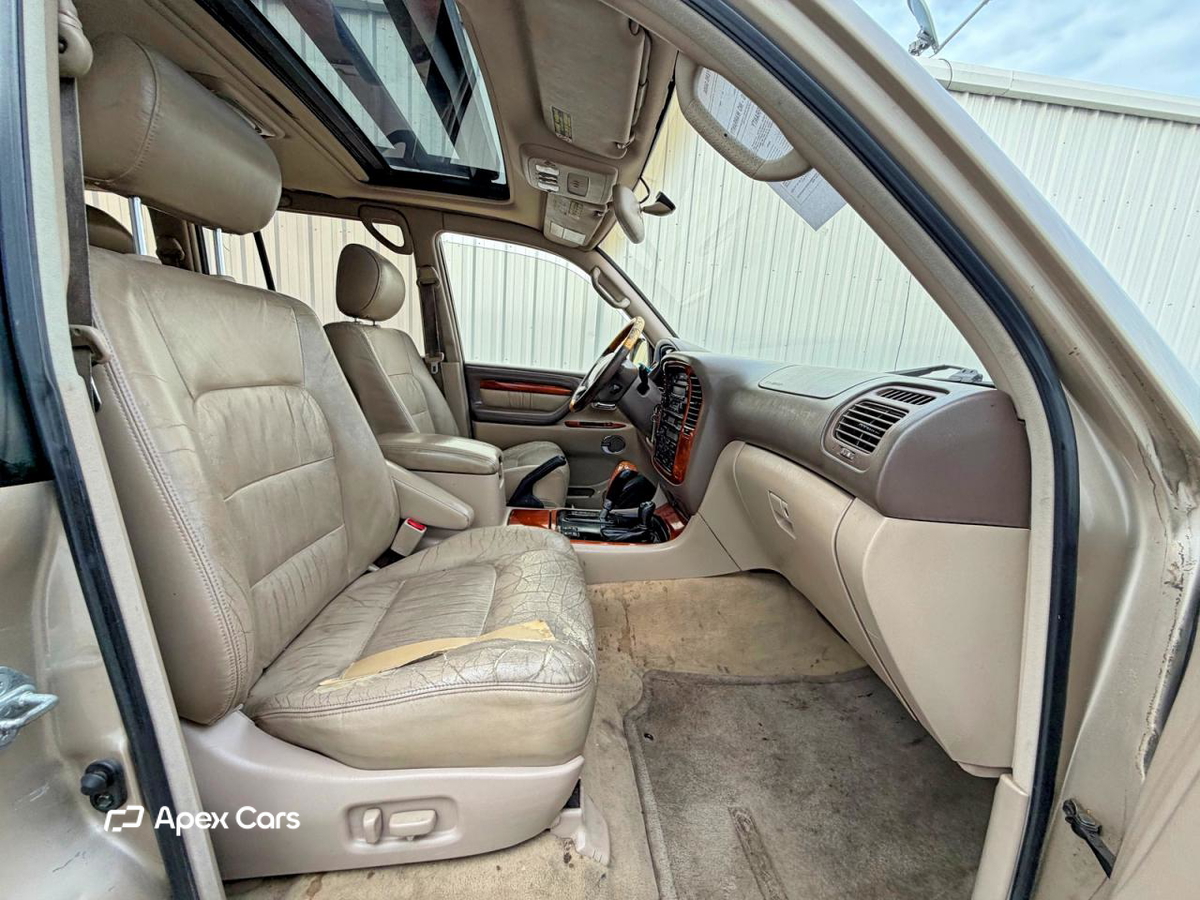 Lexus LX 2001