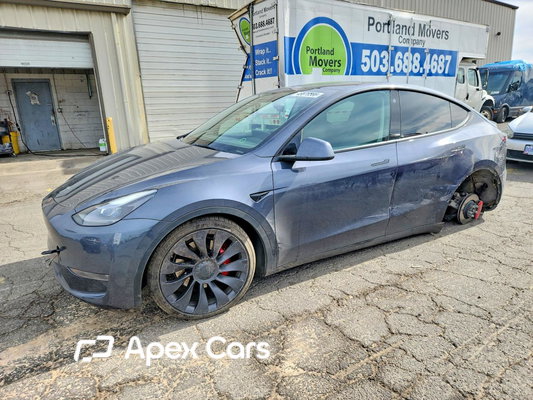 Tesla Model Y 2021 - Image 1 of 5