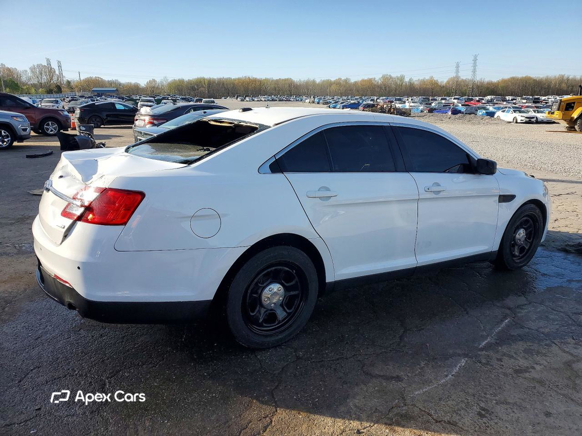 Ford Taurus 2016