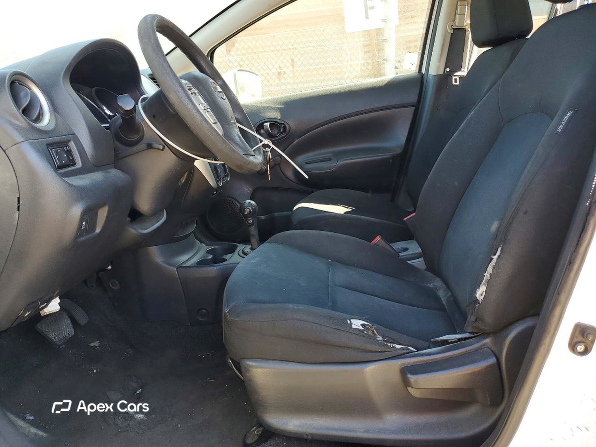 Nissan Versa 2016