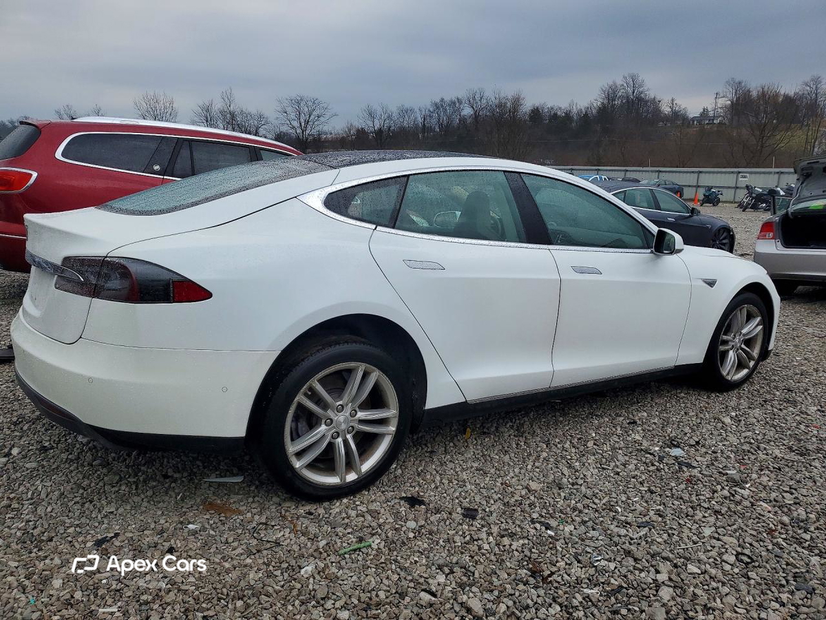 Tesla Model S 2014