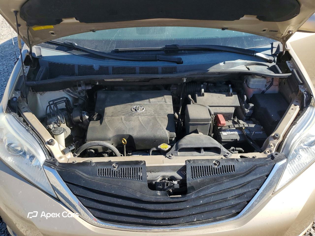 Toyota Sienna 2011