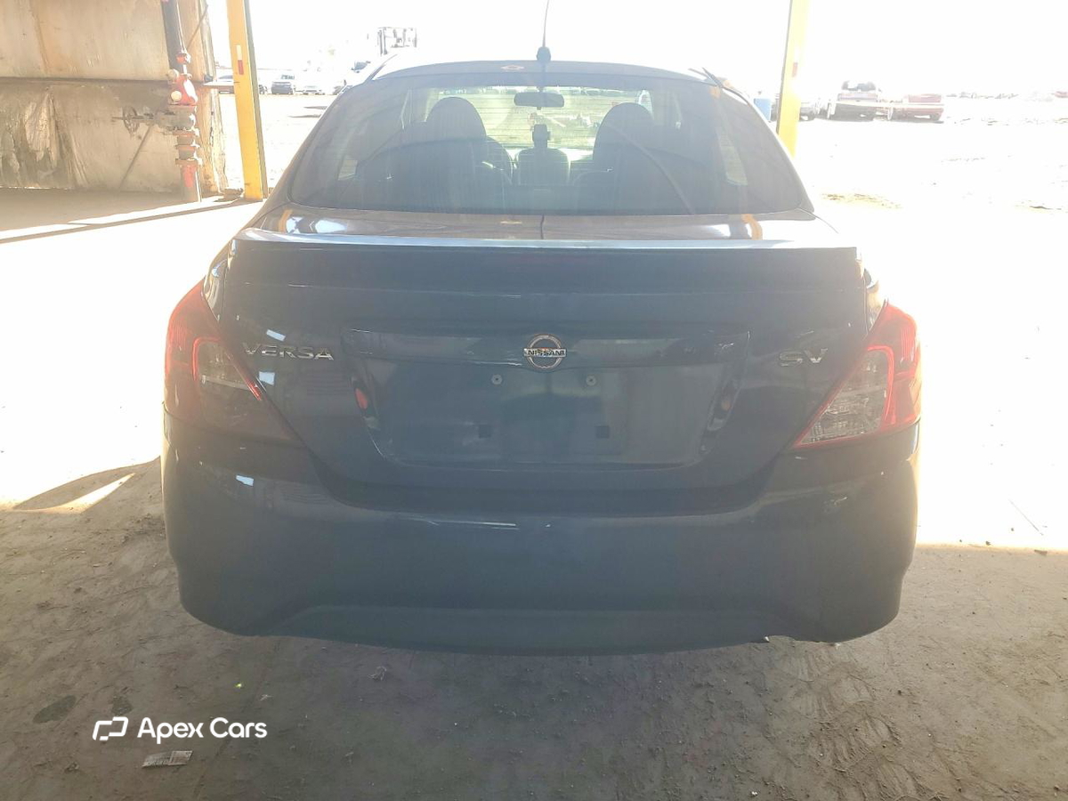 Nissan Versa 2016