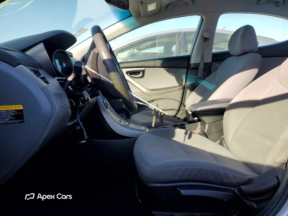 Hyundai Elantra 2013