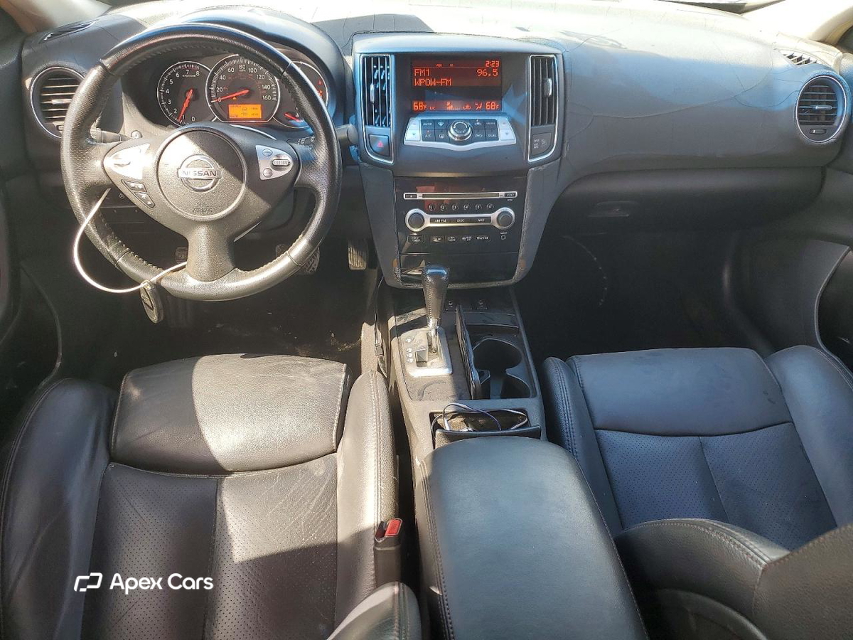 Nissan Maxima 2011