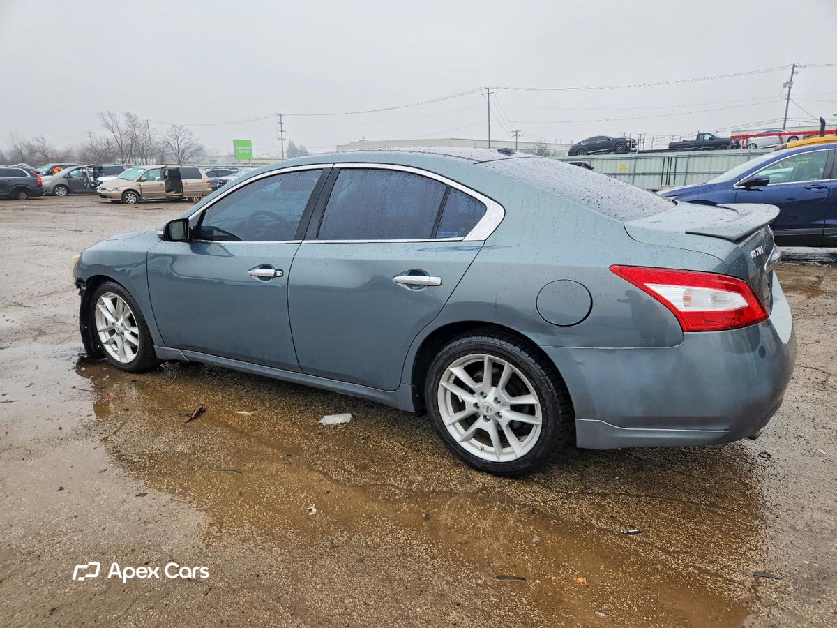 Nissan Maxima 2010