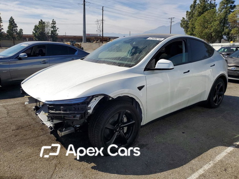 Tesla Model Y 2026 - Image 1 of 12
