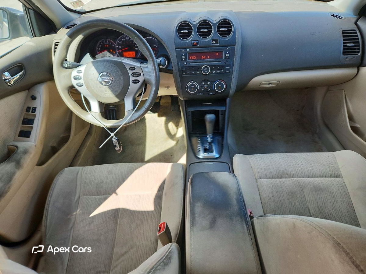 Nissan Altima 2012