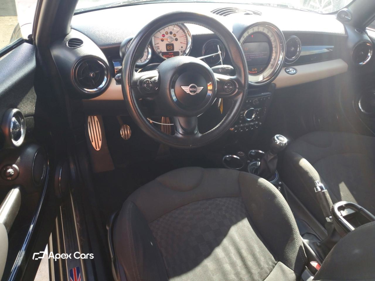 MINI Cooper 2012