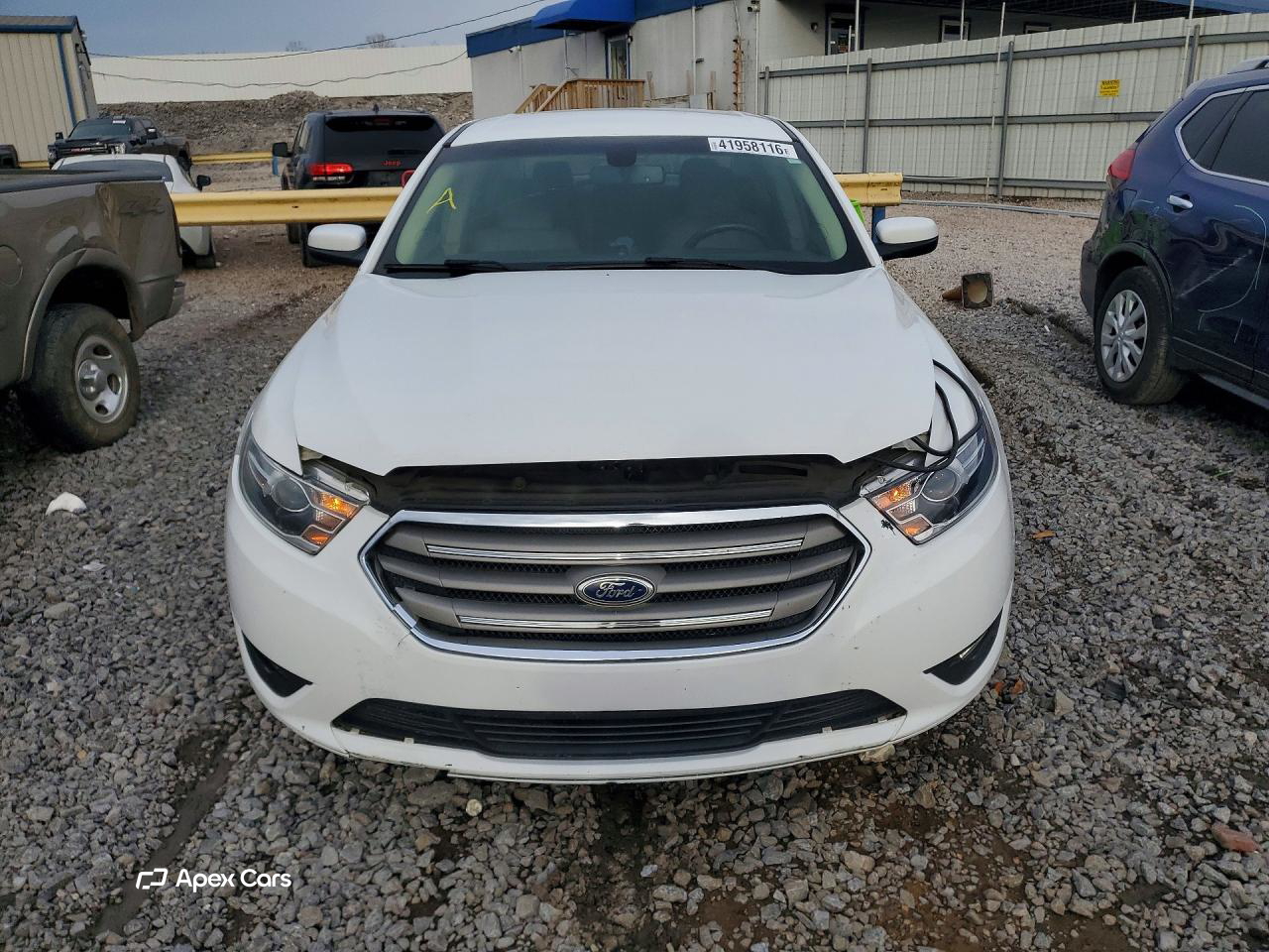 Ford Taurus 2016