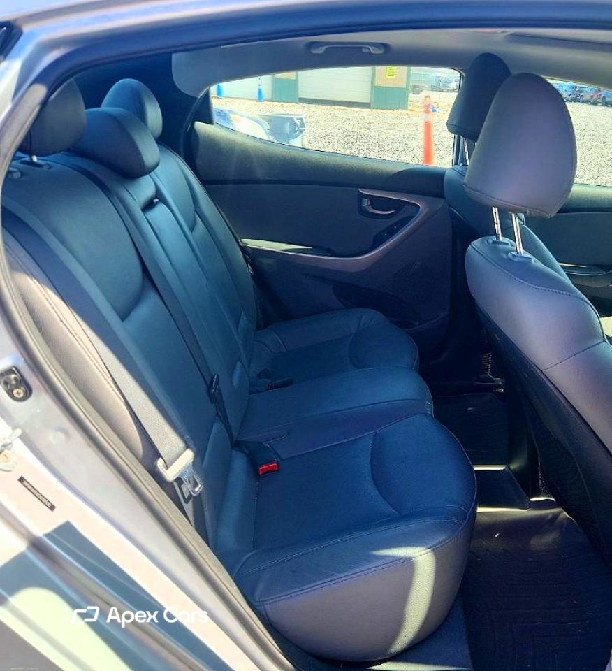 Hyundai Elantra 2012