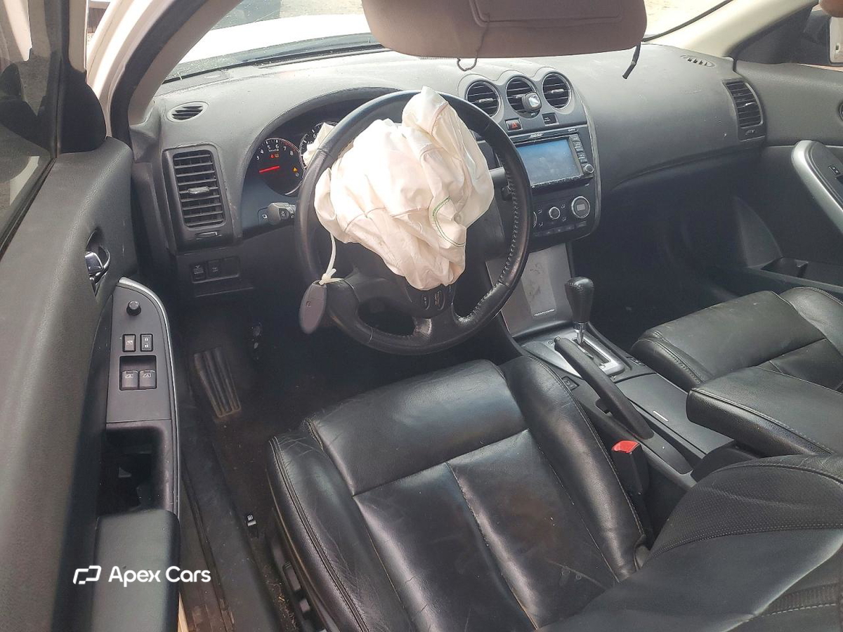 Nissan Altima 2010