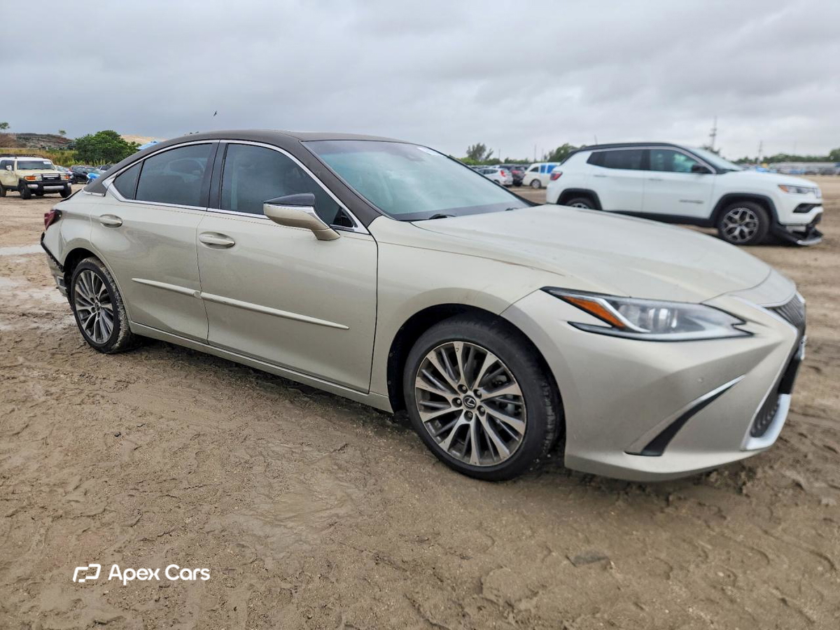 Lexus ES 2019