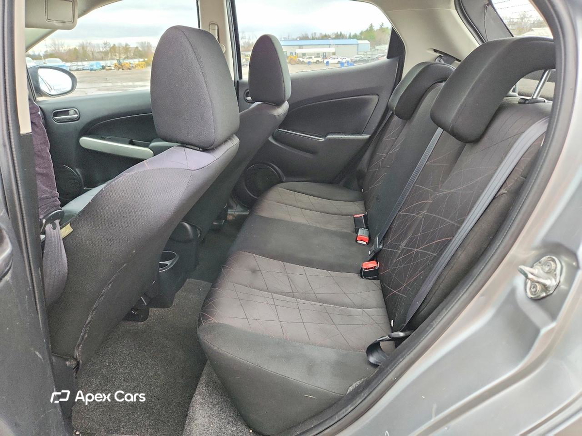 Mazda 2 2013