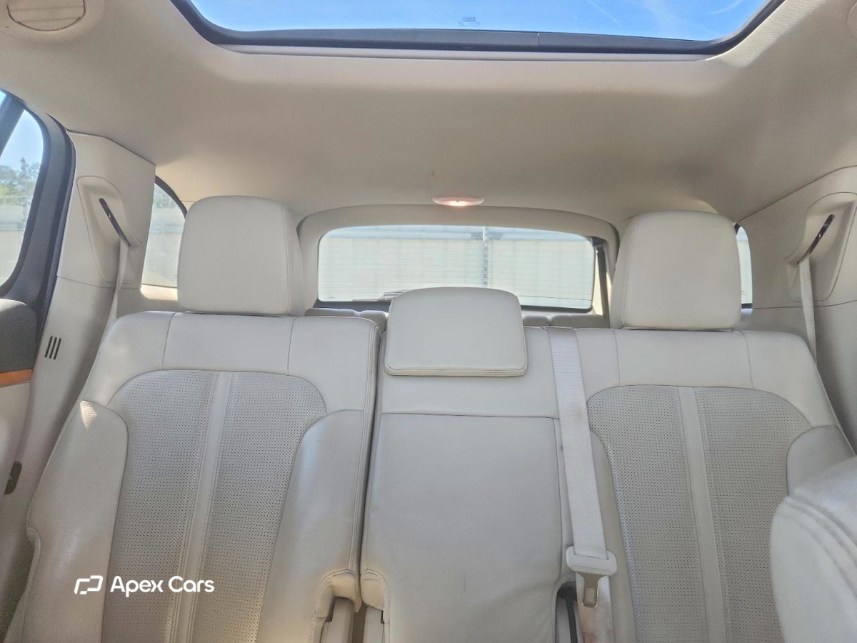 Lincoln MKT 2010