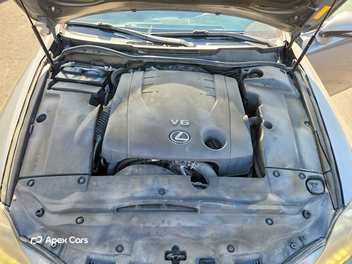 Lexus IS 2013