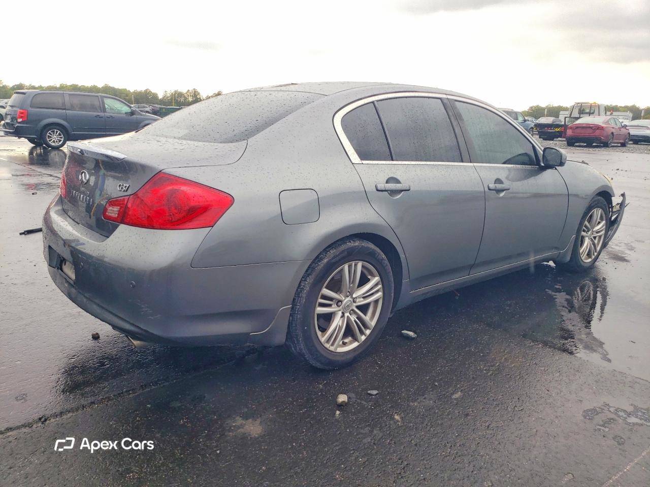 Infiniti G 2011
