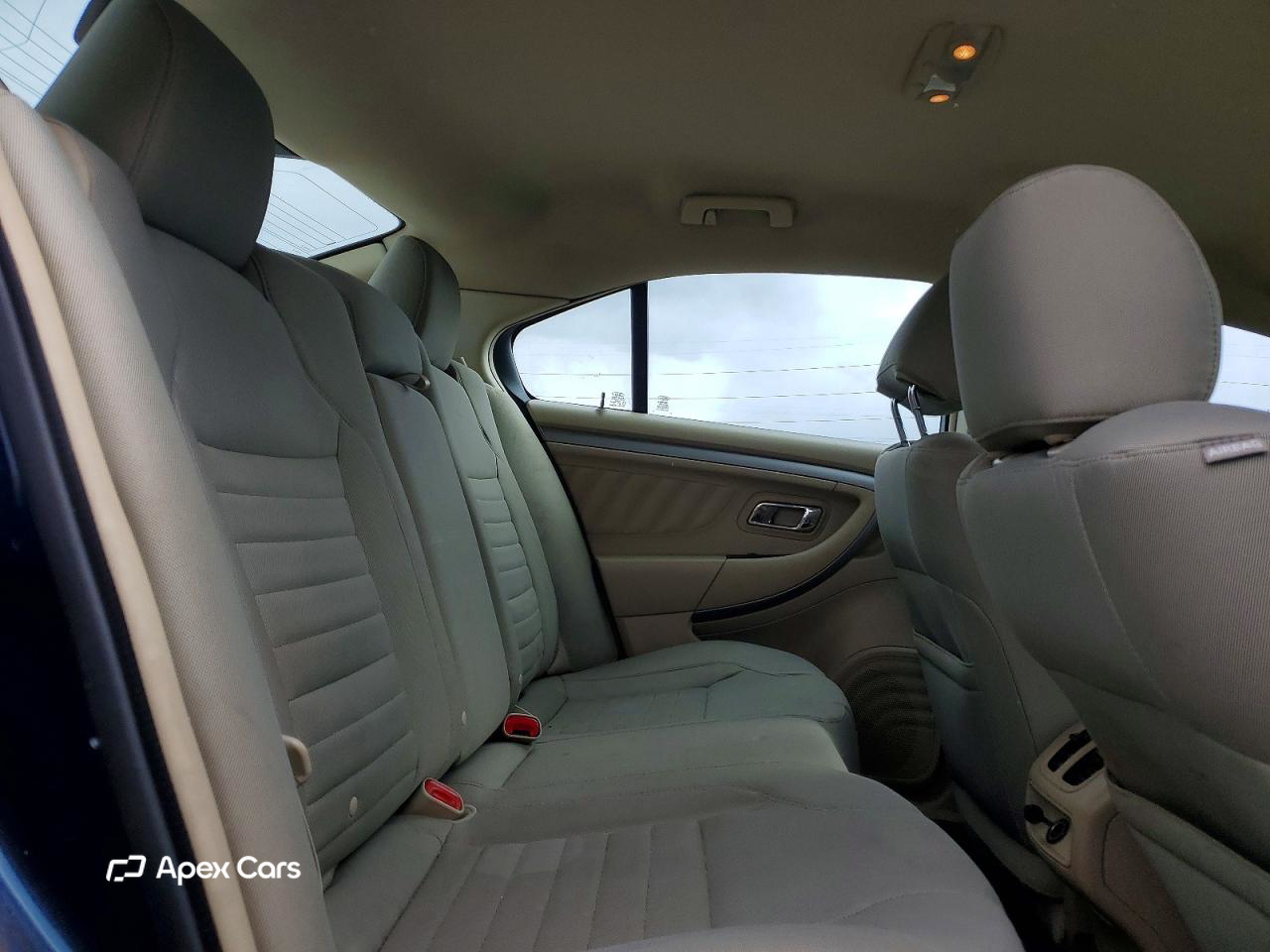 Ford Taurus 2016