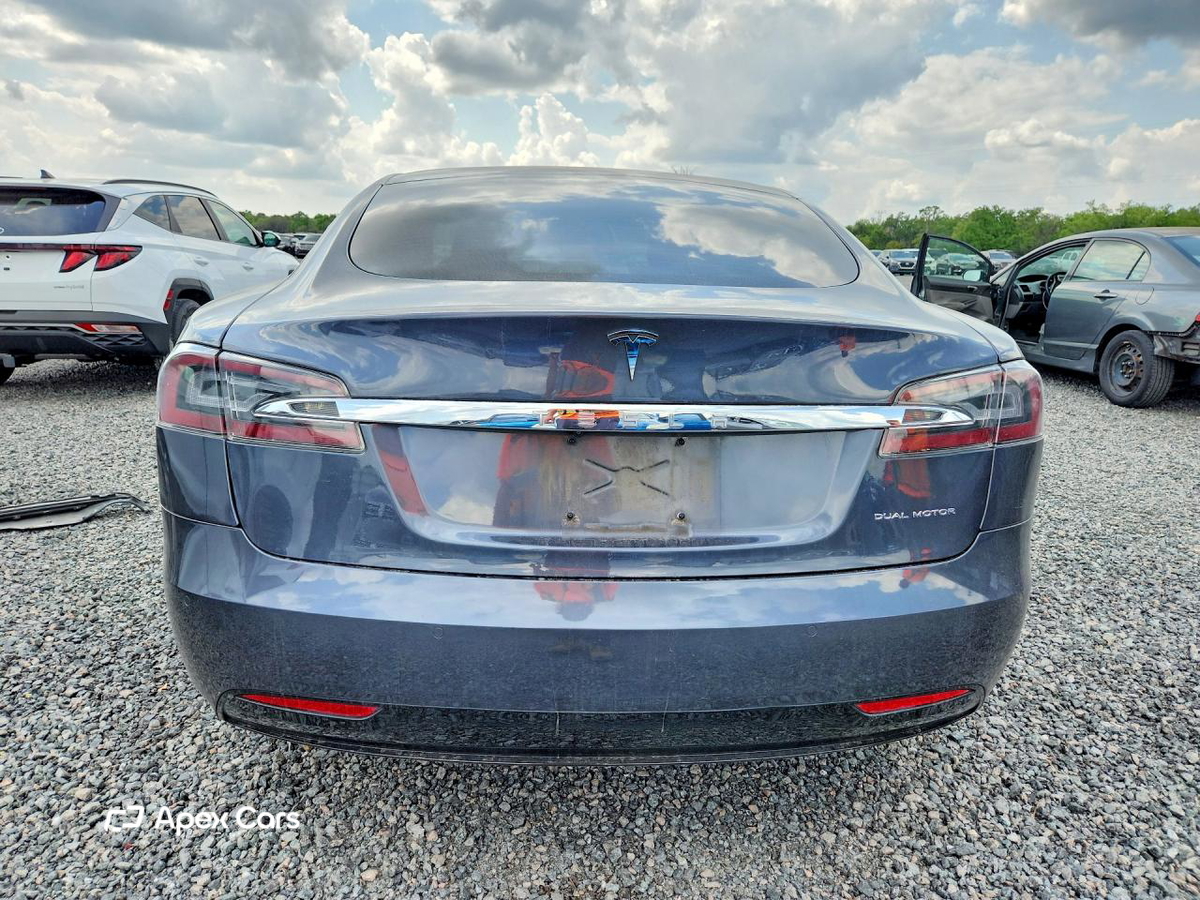 Tesla Model S 2019