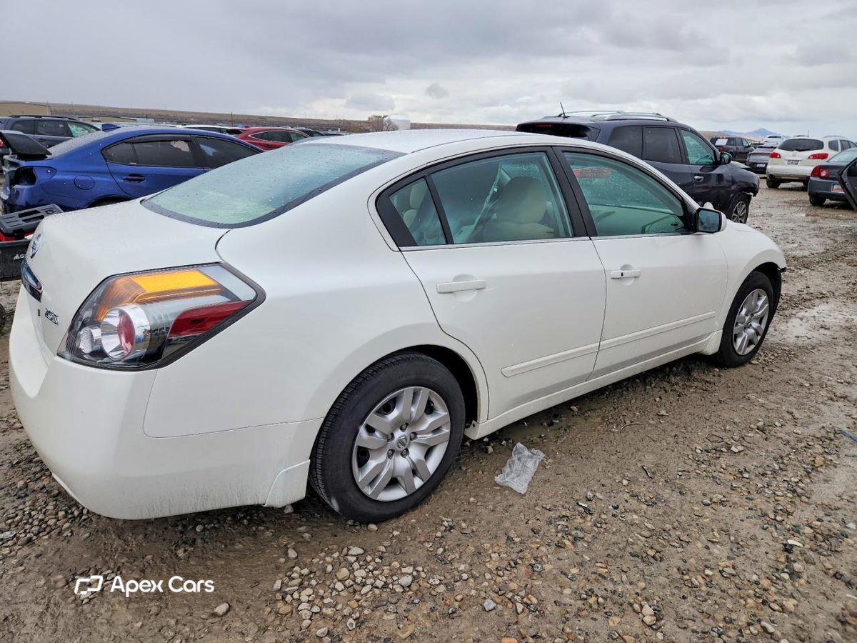 Nissan Altima 2011