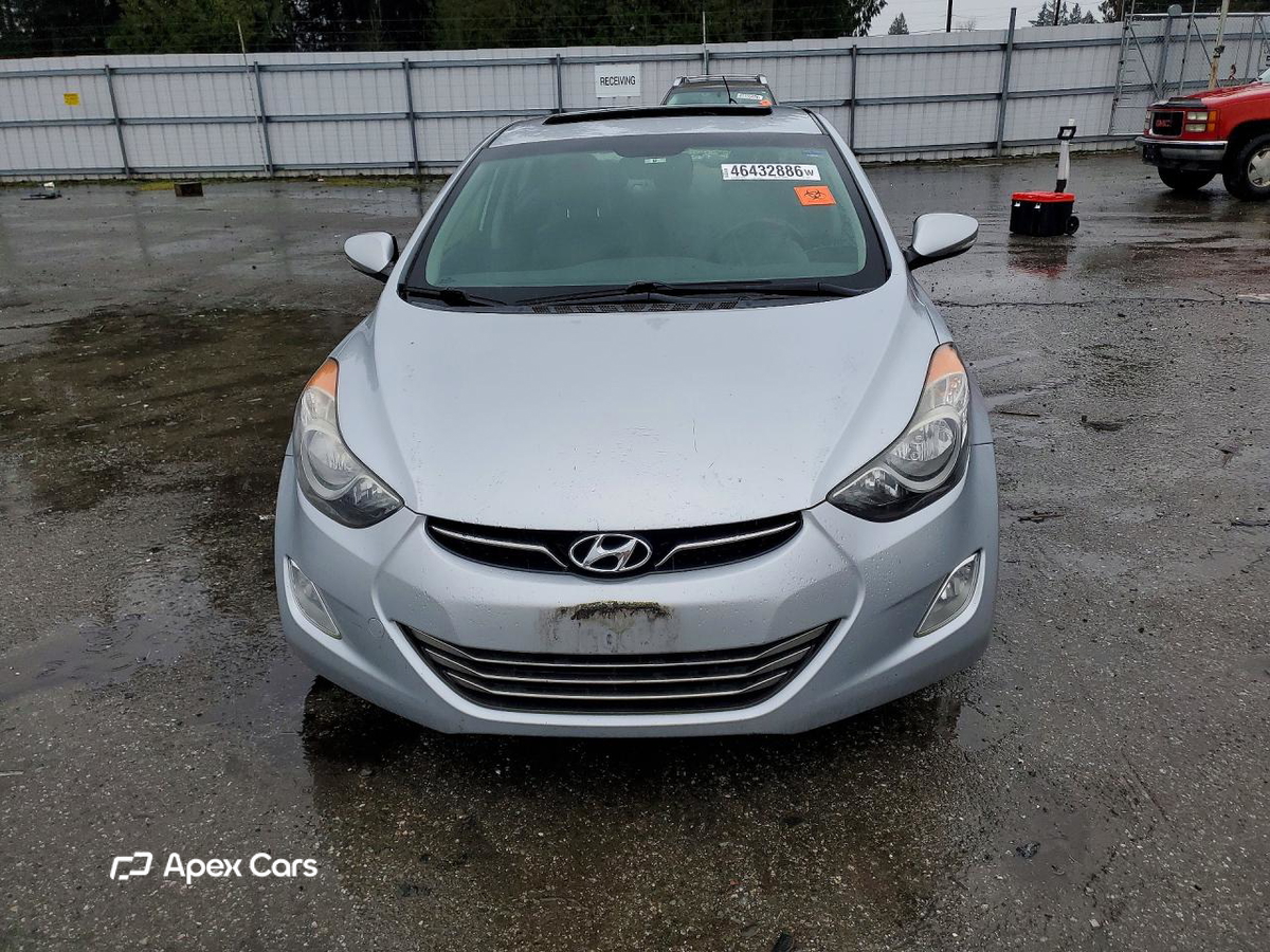 Hyundai Elantra 2012