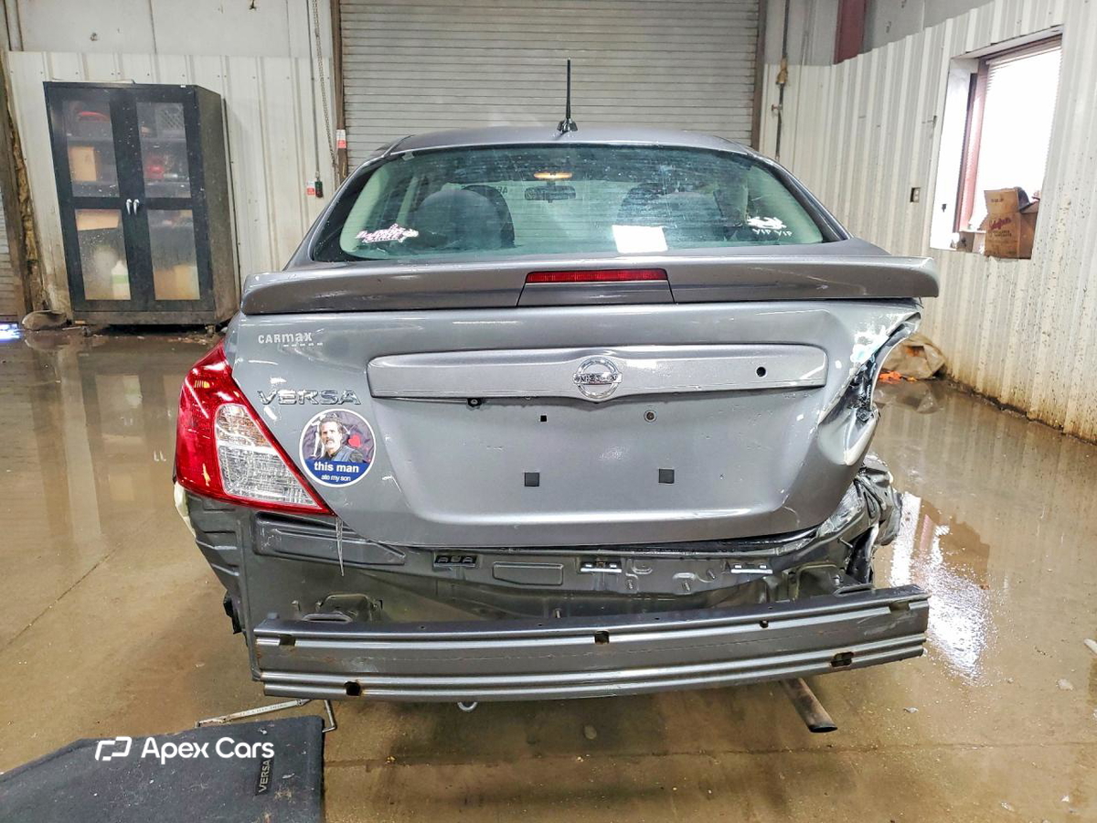 Nissan Versa 2018