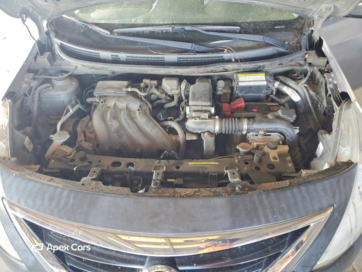 Nissan Versa 2015