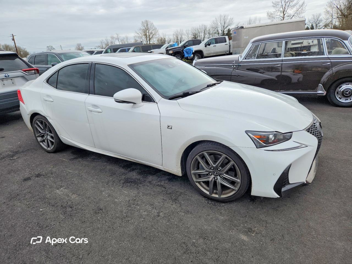 Lexus IS 2018