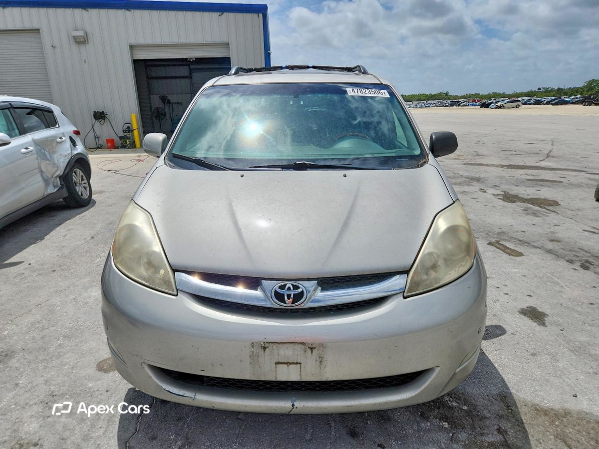 Toyota Sienna 2008