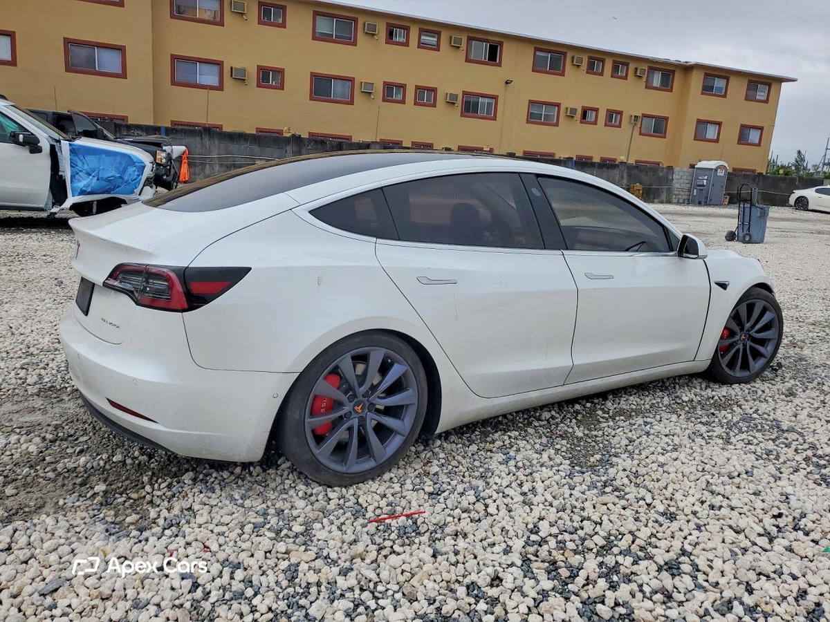 Tesla Model 3 2020