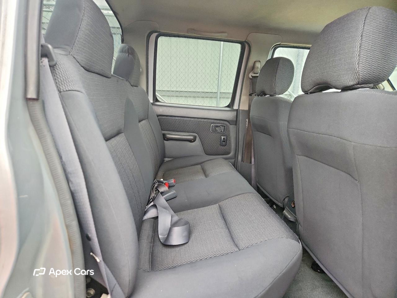 Nissan Navara (Frontier) 2002