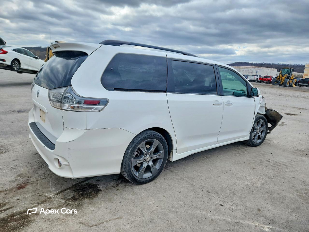 Toyota Sienna 2015