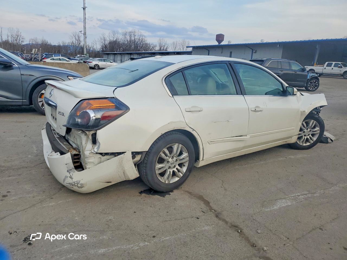 Nissan Altima 2010
