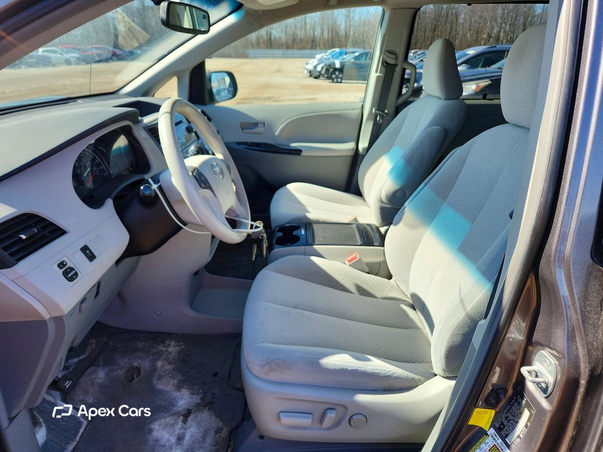 Toyota Sienna 2012