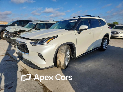 Toyota Highlander 2021 - Image 1 of 13