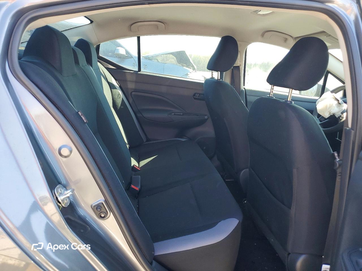 Nissan Versa 2025