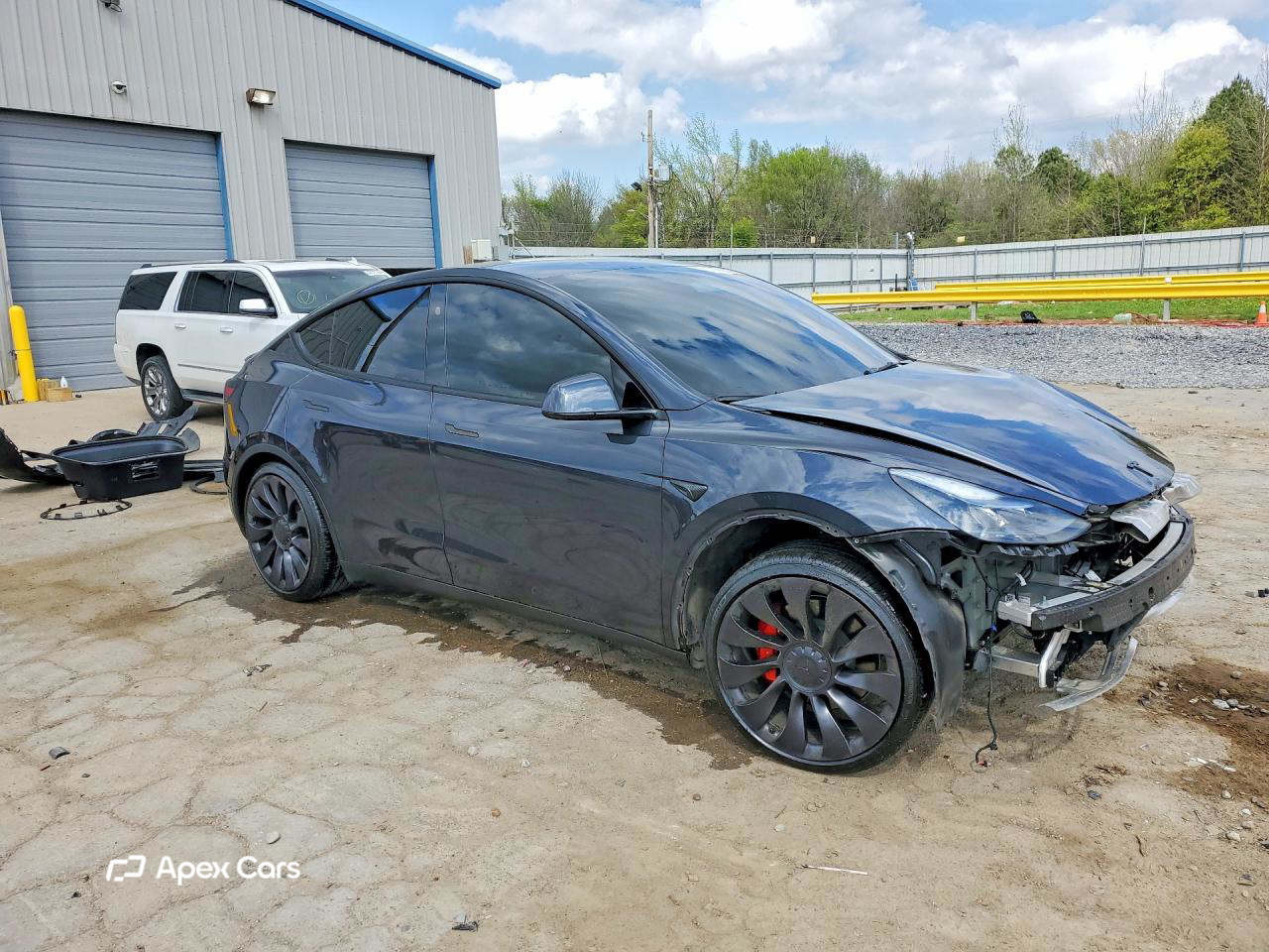 Tesla Model Y 2025
